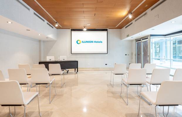 Salón Junta Hotel ILUNION Málaga Málaga