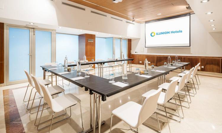 Salón Tribuna Hotel ILUNION Málaga Málaga Salón Tribuna Hotel ILUNION Málaga Málaga