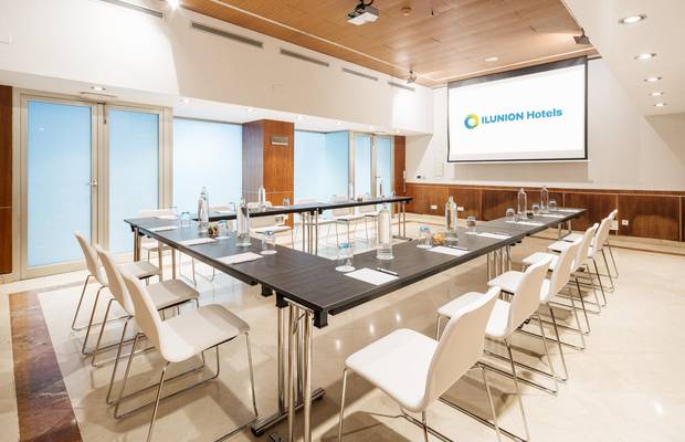 Salón Tribuna Hotel ILUNION Málaga Málaga